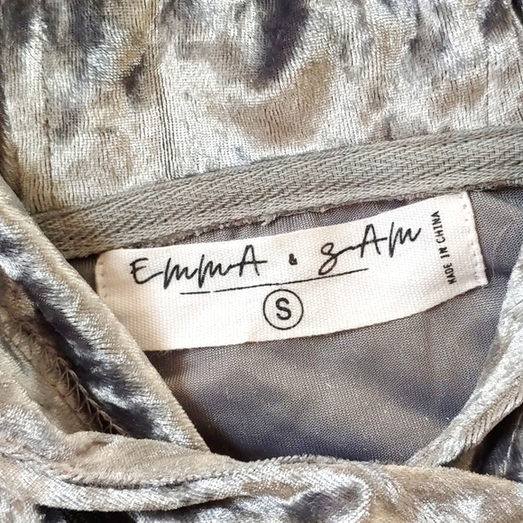 ❄️Emma&Sam S, Velvet Crop Hoodie - Picture 4 of 5